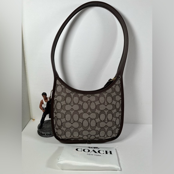 Coach Curve Zip Bag In Signature Jacquard NWT